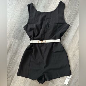 🌻 NWT Yozy Black Belted Romper Playsuit🌻